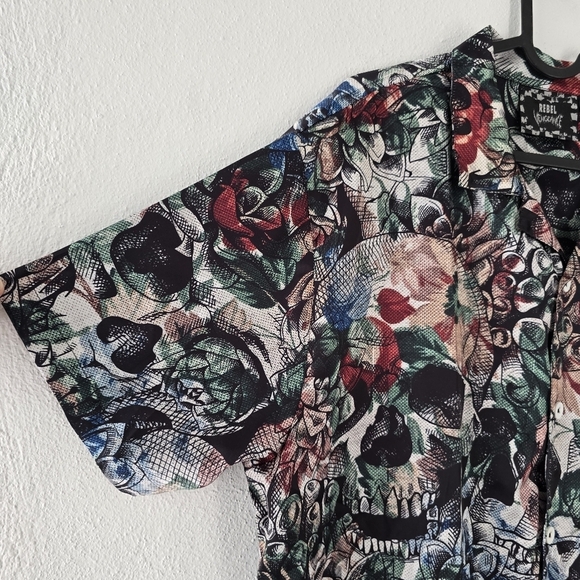NWT Rebel Vengeance Skull Rose Floral Button Shirt Large - Picture 5 of 11